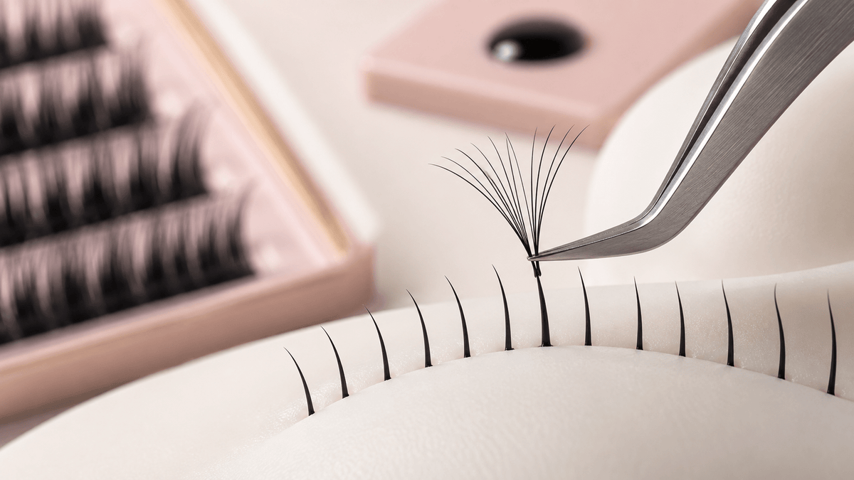 Lash Wrapping Technique: How to Wrap Volume Fans Cleanly - BOBOLASH